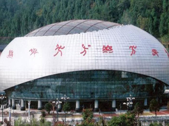 内江体育中心球形网架加工安装